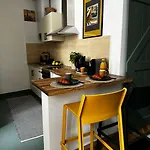Music Designed Apartmant Westend Daire *