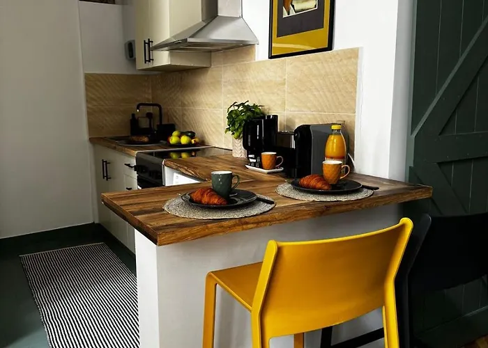 Music Designed Apartmant Westend アパート *