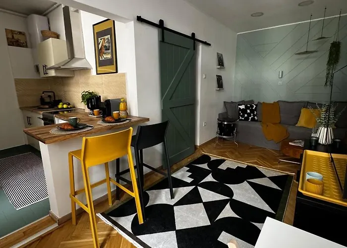 Music Designed Apartmant Westend アパート *